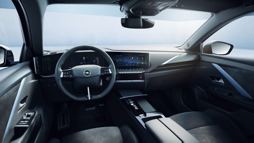 Naujų automobilių kontrolės sistemos: geriau fiziniai mygtukai ar lietimui jautrus ekranas?