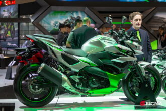 EICMA 2023: "Kawasaki Ninja 7 Hybrid" ir "Z7 Hybrid" - pirmieji gatvėms skirti hibridiniai motociklai