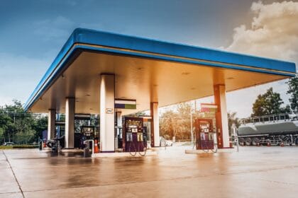 Alternatyviųjų degalų prieinamumas didėja: Lietuvos transportininkams siūlo ekologiškesnį dyzeliną