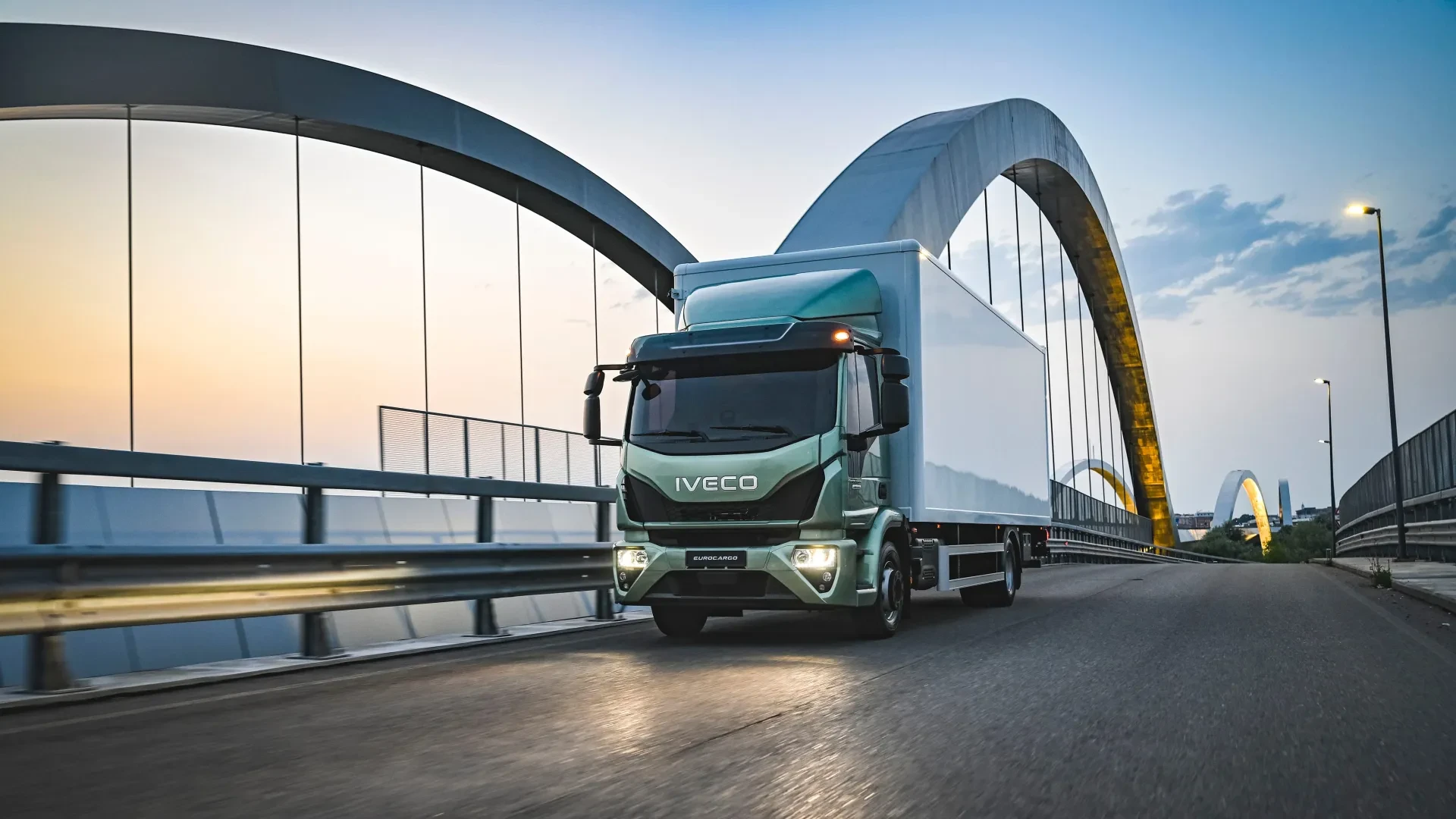 Naujasis „Iveco Eurocargo“: dujiniai varikliai bus montuojami visuose modeliuose