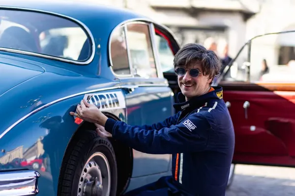 Karolis Raišys su „Jaguar MKII“ grįžta į legendinį ralį: startuos su 208 numeriu