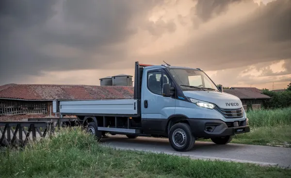 Ateičiai paruoštas transportas: naujoji elektrinių furgonų era beldžia į verslo vartus