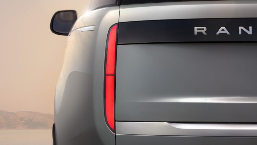 Artėja naujojo elektrinio „Range Rover“ pristatymas: formuoja laukiančiųjų sąrašą