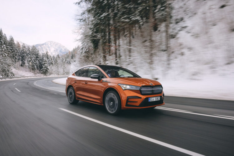 „Škoda“ pristatė atnaujintą „Enyaq“ šeimą: siūlys galingesnes ir prabangesnes versijas