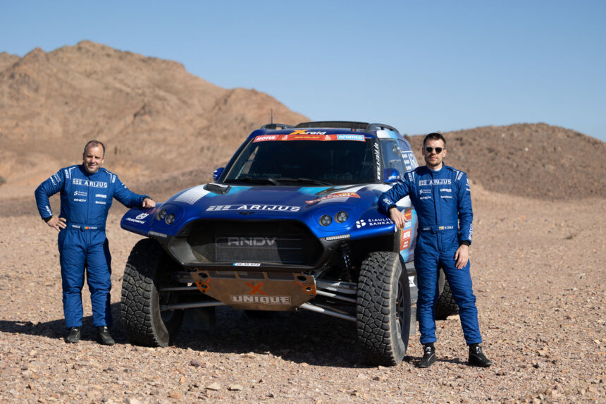 Testai prieš Dakaro startą atlikti: V. Žala džiaugiasi automobilio patobulinimais