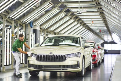 „Škoda“ Bratislavoje pradėjo naujausios kartos „Superb“ gamybą