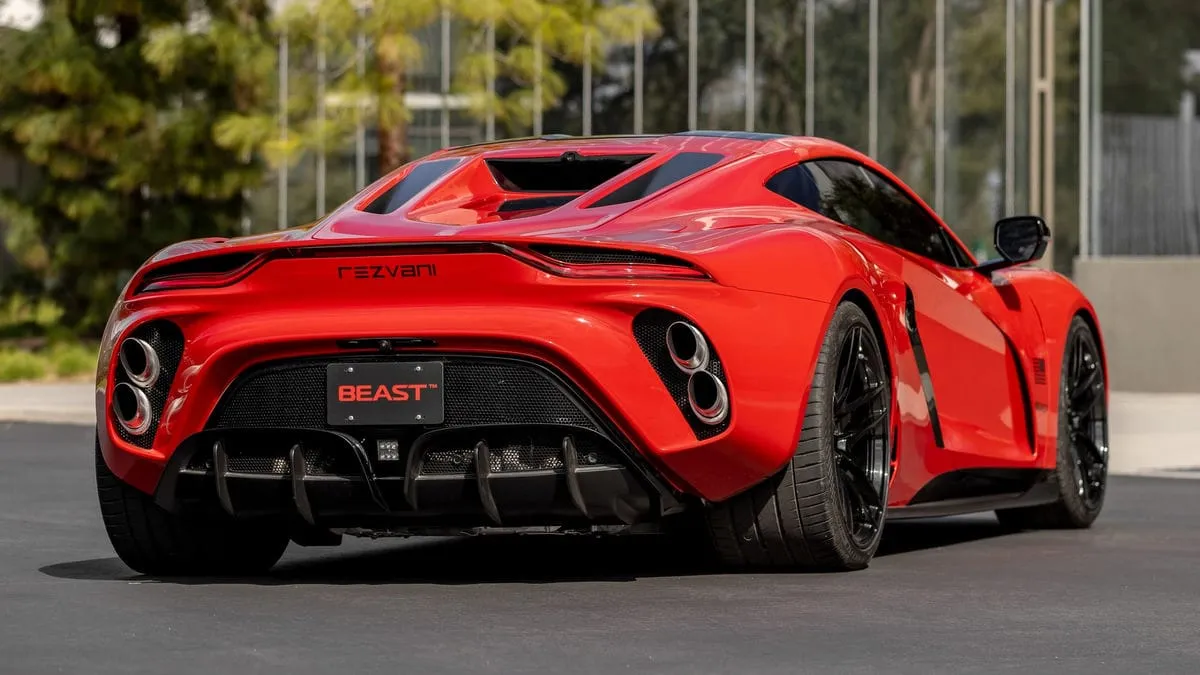 Naujas „Rezvani Beast”: anglies pluošto kėbulas, 1000 AG V8, šarvai ir šnipų daikčiukai