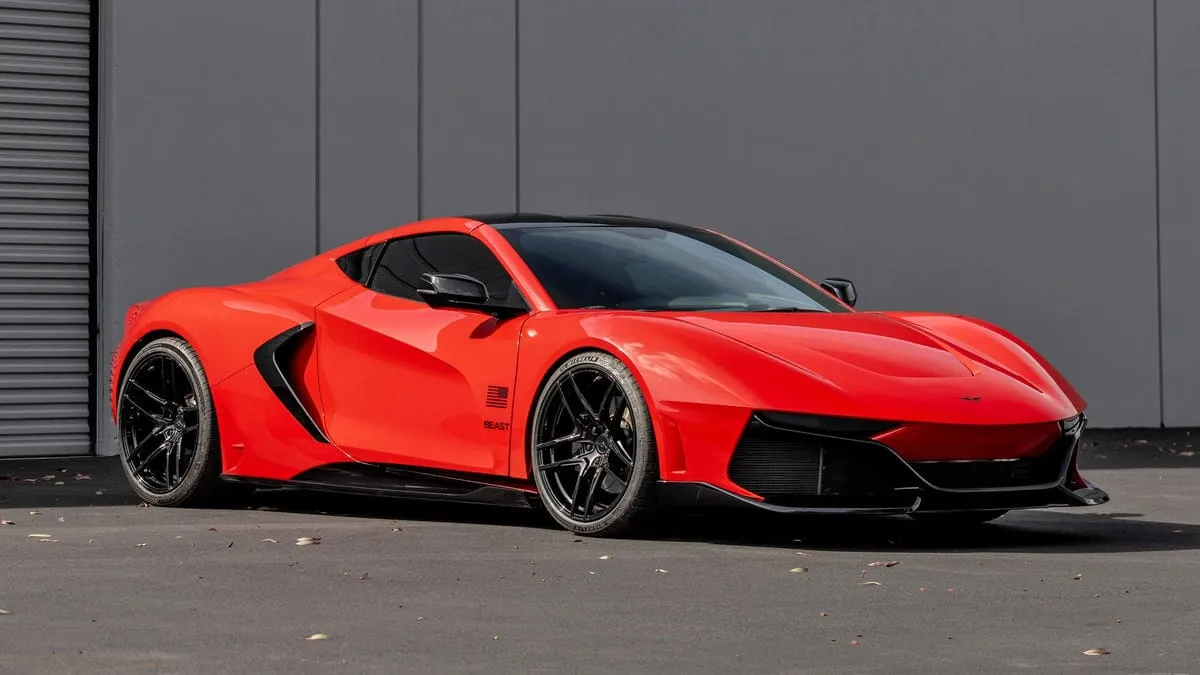 Naujas „Rezvani Beast”: anglies pluošto kėbulas, 1000 AG V8, šarvai ir šnipų daikčiukai