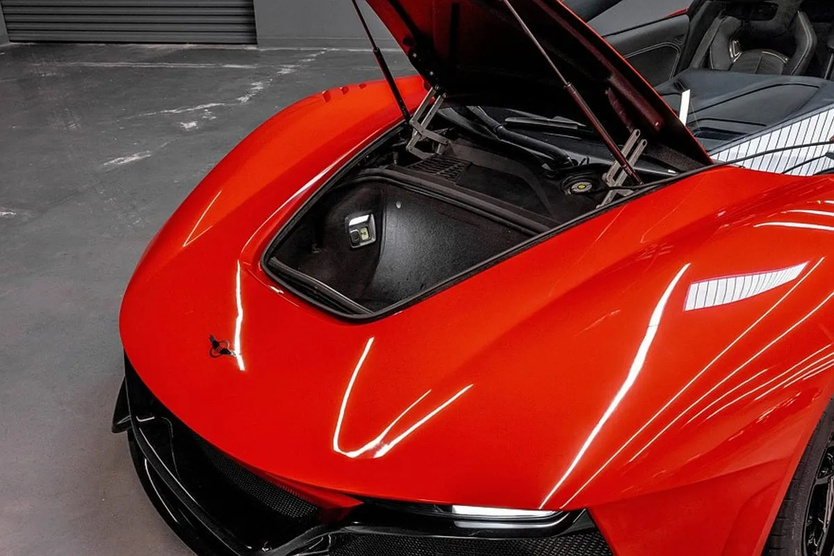 Naujas „Rezvani Beast”: anglies pluošto kėbulas, 1000 AG V8, šarvai ir šnipų daikčiukai