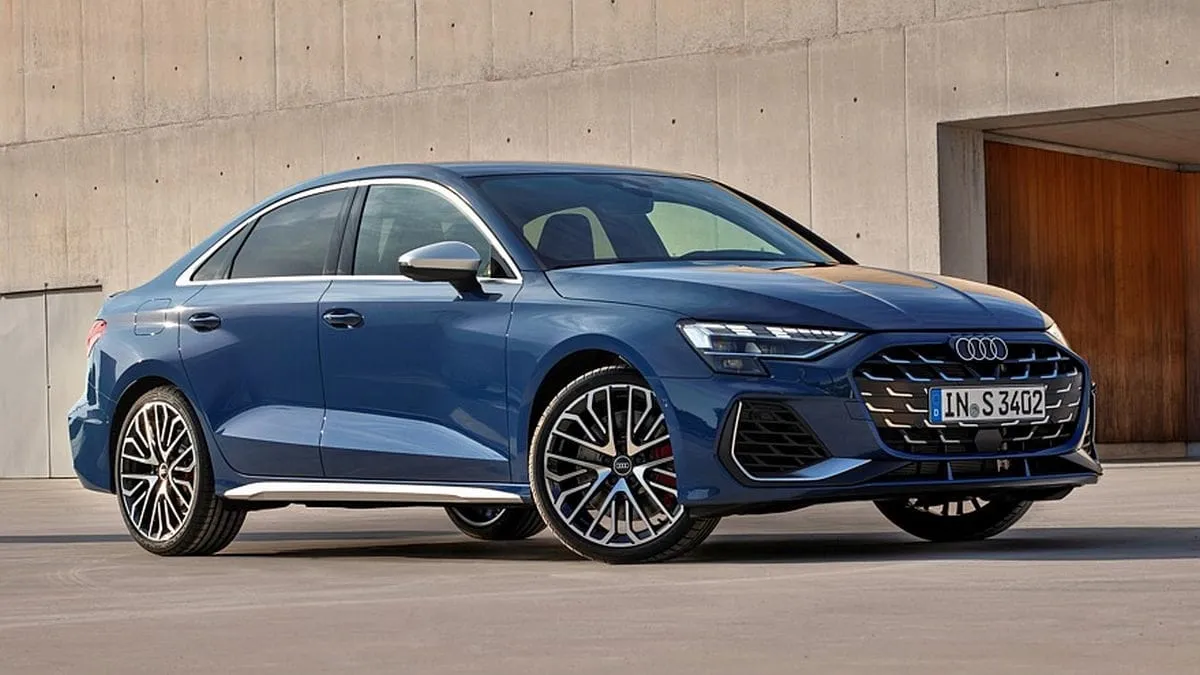 Atnaujinta „Audi S3”: daugiau galios, RS 3 visų varančiųjų ratų pavara ir pakeista važiuoklė