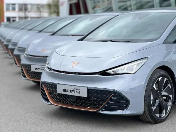 Žaliąjį „Telia“ parką papildė 60 elektromobilių „Cupra Born“