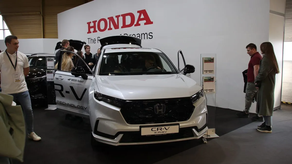 Rygoje praūžė didžiausia autoindustrijos paroda Baltijos šalyse „Auto 2024”