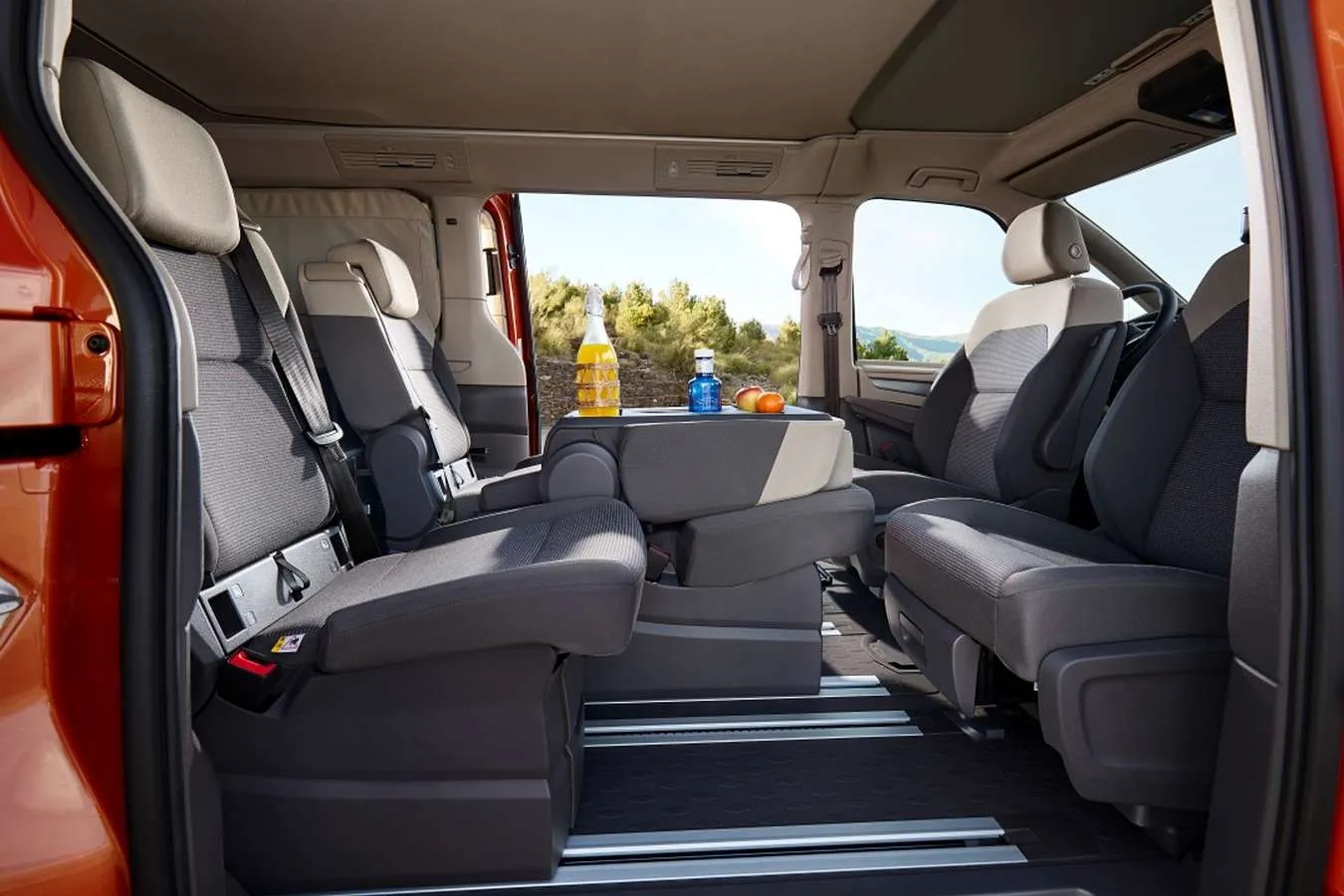 Pasaulinė naujojo „Volkswagen California“ kemperio premjera – dabar galima rinktis ir iš tinklo įkraunamą hibridą