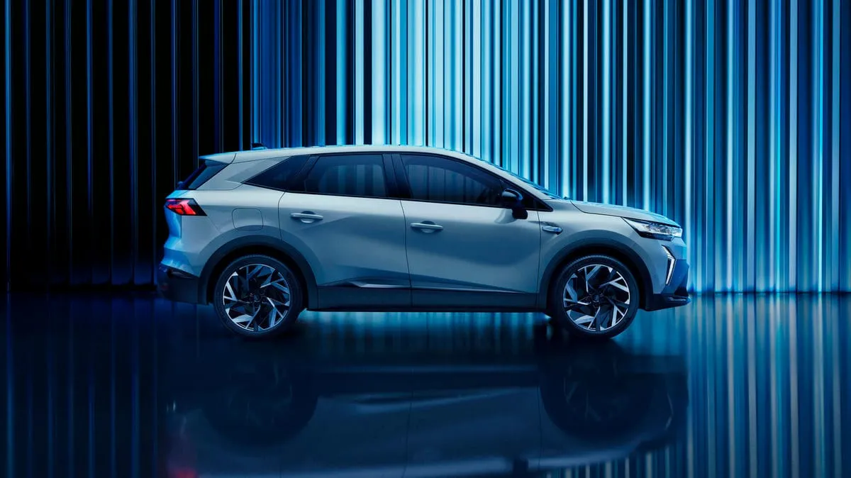 „Renault“ plečia šeimos visureigių asortimentą – pristato hibridinį modelį „Symbioz“