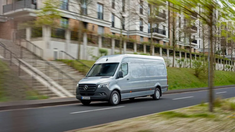 Naujasis „Mercedes-Benz Sprinter“: universalus darbštuolis