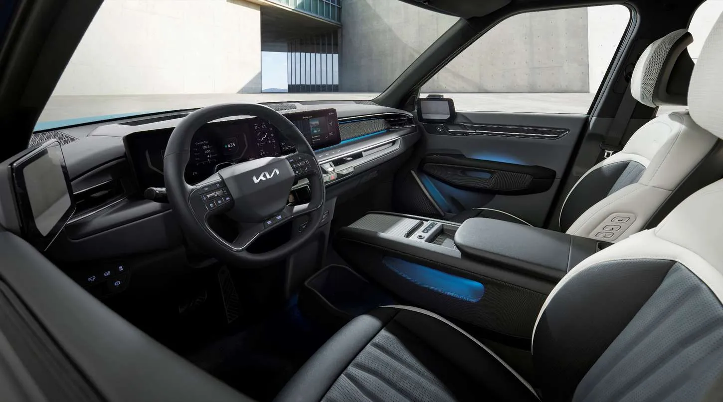 Ar galima naujas automobilines madas suderinti su šeimyniniu praktiškumu?