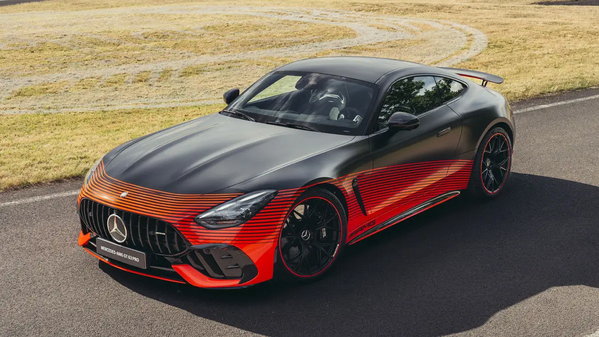 Sportinis treko automobilis: „Mercedes-AMG“ pristato „GT 63 Pro 4Matic+