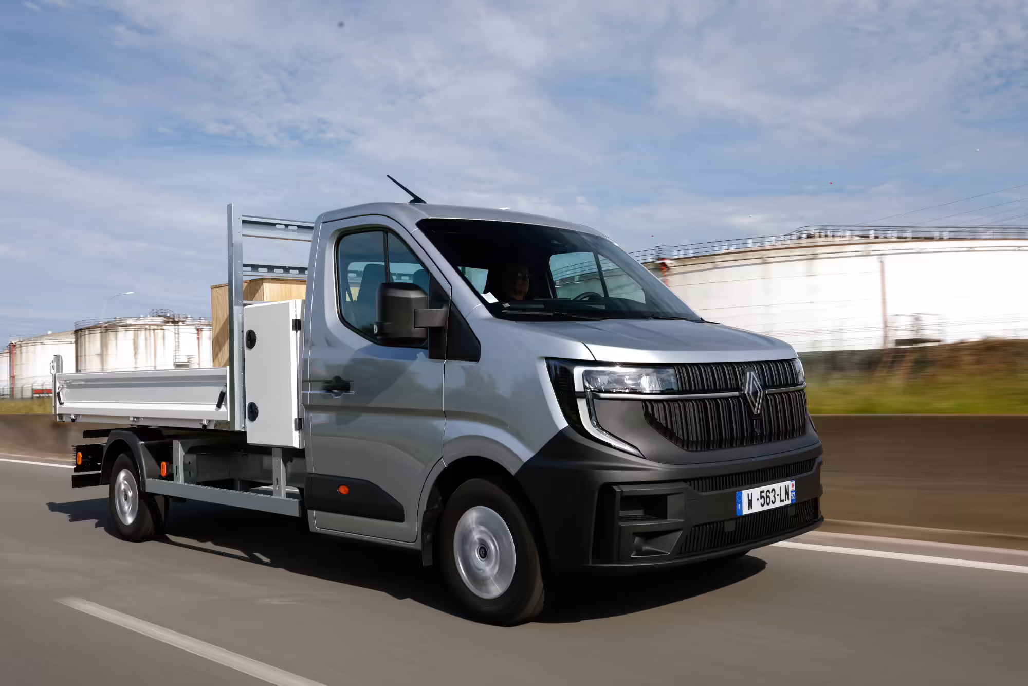 Komercinio transporto bestseleris „Renault Master“ jau prieinamas pirkėjams Lietuvoje