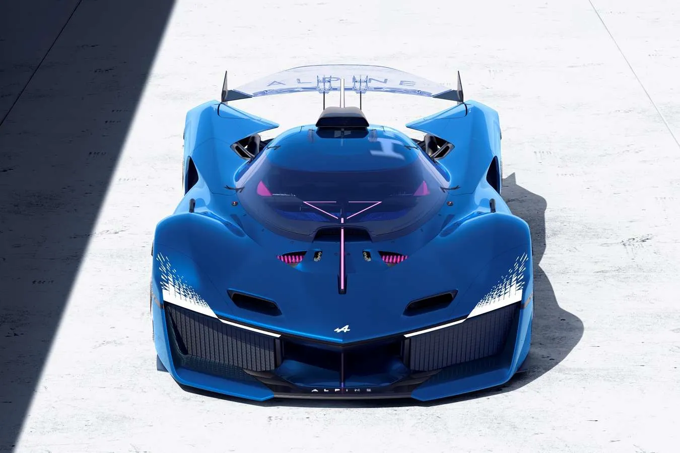 „Alpine Alpenglow Hy6“: trečioji vandenilinio superautomobilio evoliucija pakeliui į serijinę versiją
