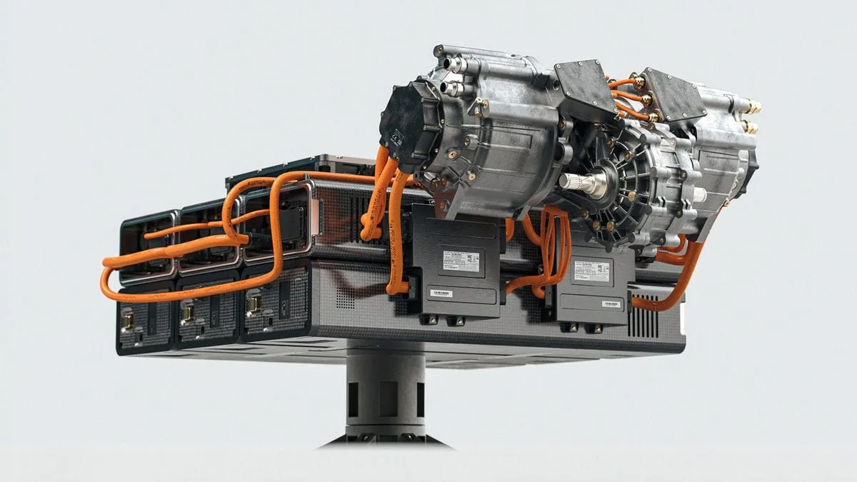 „Oilstainlab HF-11″: lengvas superautomobilis su keičiama transmisija