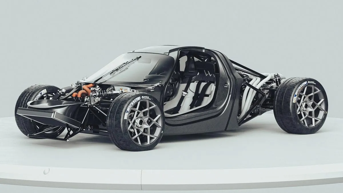 „Oilstainlab HF-11″: lengvas superautomobilis su keičiama transmisija
