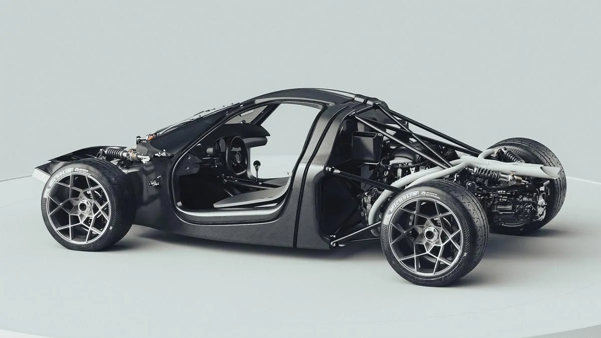 „Oilstainlab HF-11″: lengvas superautomobilis su keičiama transmisija