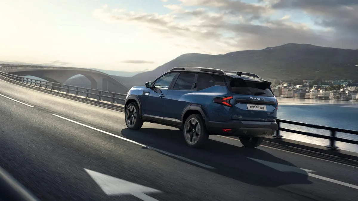 „Dacia“ plečia modelių gamą – pristato naujovių kupiną „Bigster“