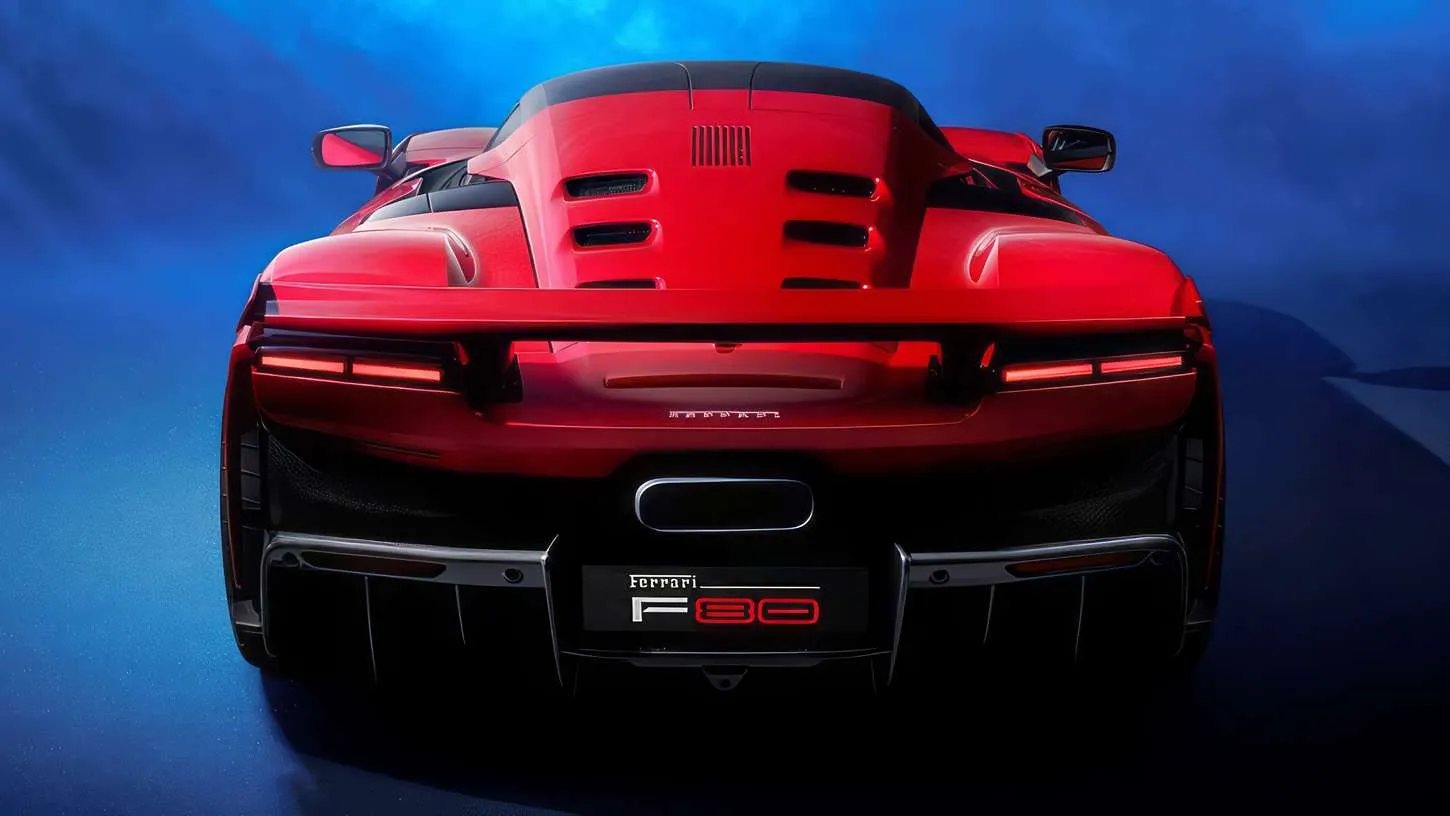 „Ferrari F80“: naujas hibridinis flagmanas už 3,6 mln. eurų