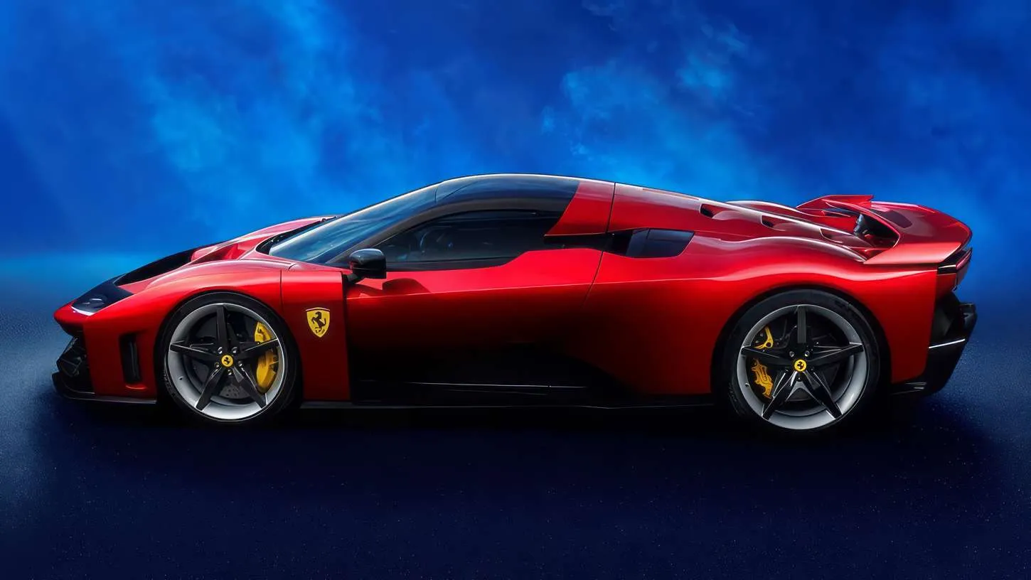„Ferrari F80“: naujas hibridinis flagmanas už 3,6 mln. eurų