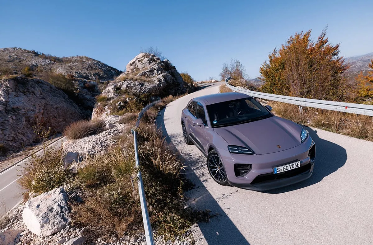 Naujasis Porsche Macan: elektromobilis visiems gyvenimo atvejams?
