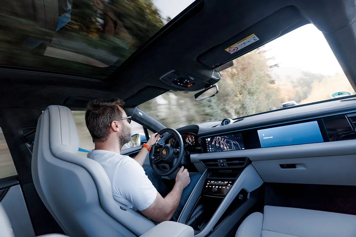 Naujasis Porsche Macan: elektromobilis visiems gyvenimo atvejams?