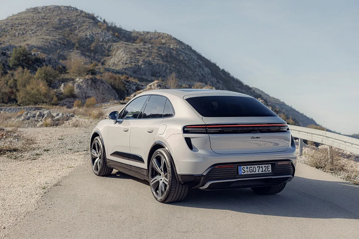 Naujasis Porsche Macan: elektromobilis visiems gyvenimo atvejams?