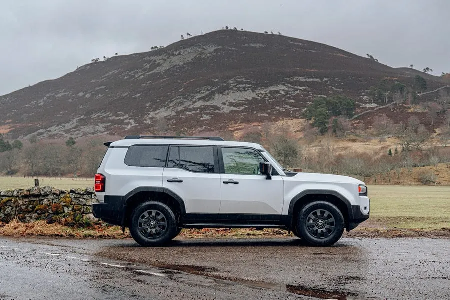 Naujos kartos „Toyota Land Cruiser“ – jau ir Lietuvos salonuose