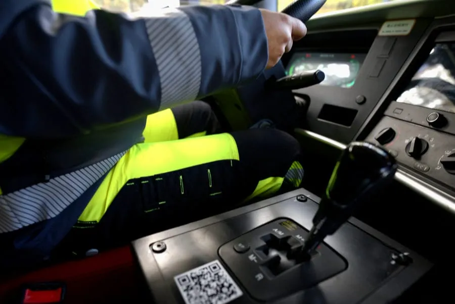 Vieninteliai tokie – į kelius išriedėjo didžiausi elektromobiliai Lietuvoje