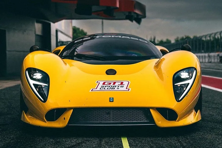 De Tomaso P72 vis dar kuriamas nors jau žadama pradėti gamybą