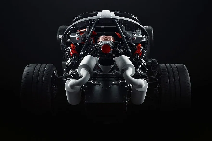 De Tomaso P72 vis dar kuriamas nors jau žadama pradėti gamybą
