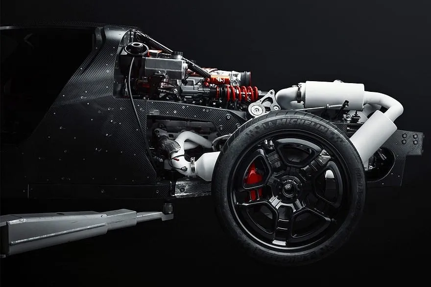 De Tomaso P72 vis dar kuriamas nors jau žadama pradėti gamybą