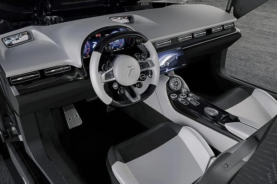 „Giugiaro“ superautomobilis ‚Peralta S‘ – duoklė septintojo dešimtmečio ‚Maserati Boomerang‘ koncepciniam automobiliui