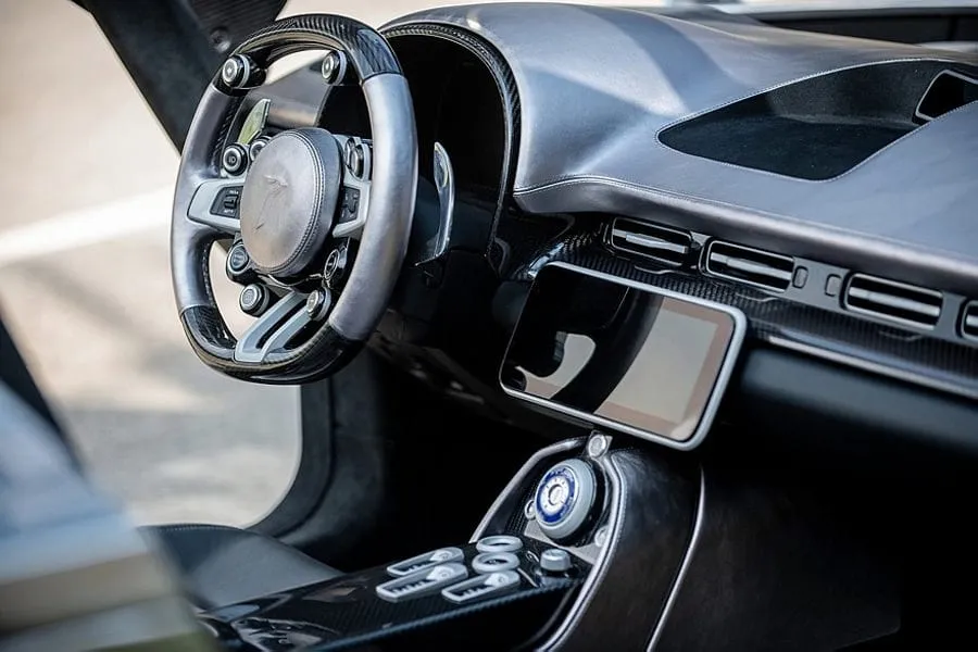 „Giugiaro“ superautomobilis ‚Peralta S‘ – duoklė septintojo dešimtmečio ‚Maserati Boomerang‘ koncepciniam automobiliui