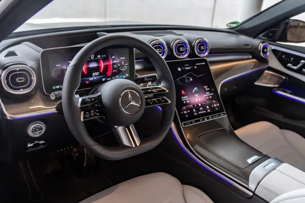 Pažangūs automobiliai sensta vis lėčiau – kaip gamintojams tai pavyksta?