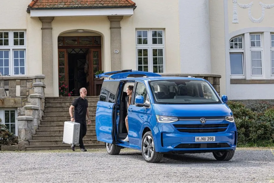 Ilgai lauktas pasirodymas – naujieji „Volkswagen Transporter“ ir „Caravelle“ jau Lietuvoje