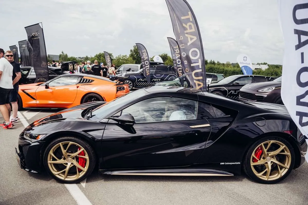 Palangoje išskirtinių automobilių paroda – susirinko itin retų modelių