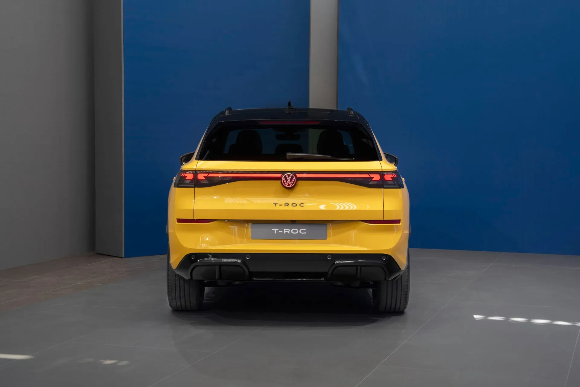 „Volkswagen“ pristatė naująjį „T-Roc“: šiuolaikiškas dizainas, hibridinės jėgainės ir aukštesnio segmento įranga
