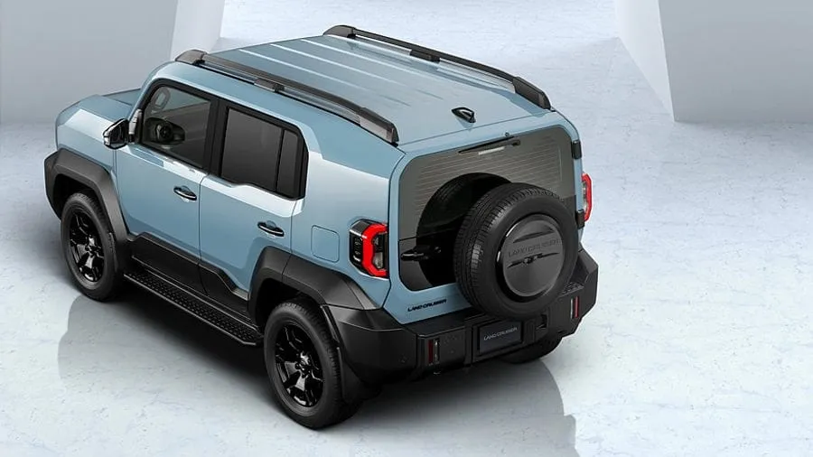Mažas, galingas ir tik su vidaus degimo varikliu: pristatytas Toyota Land Cruiser FJ