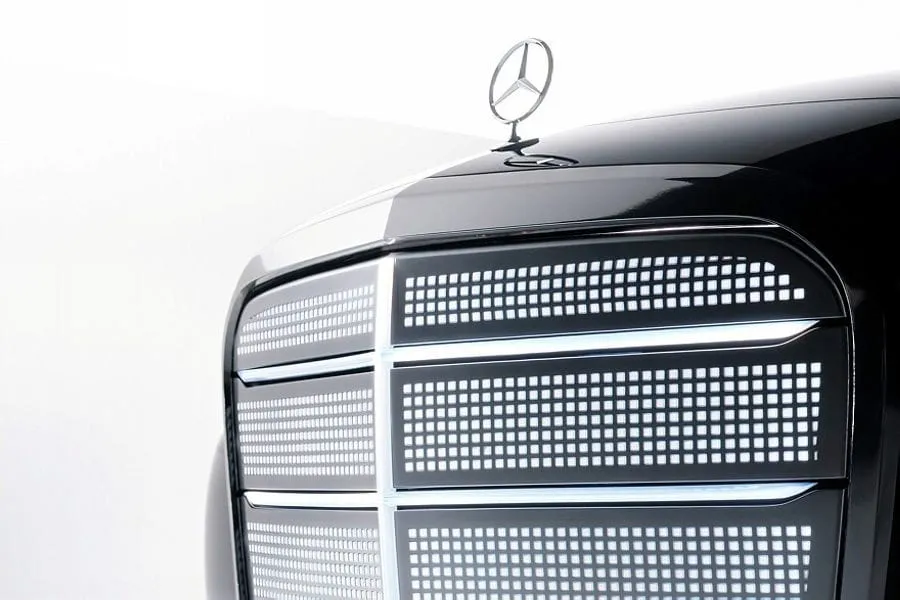 Prabanga grįžta į S klasę: „Mercedes-Benz Vision Iconic“ – žvilgsnis į 2028-uosius