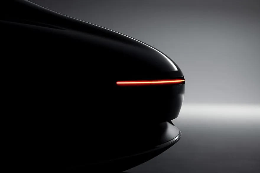 Prabanga grįžta į S klasę: „Mercedes-Benz Vision Iconic“ – žvilgsnis į 2028-uosius