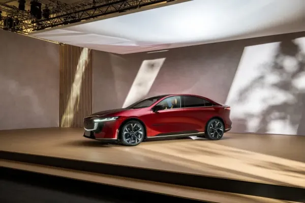 Naujasis „Mazda6e“ pelnė penkių žvaigždučių „Euro NCAP“ įvertinimą