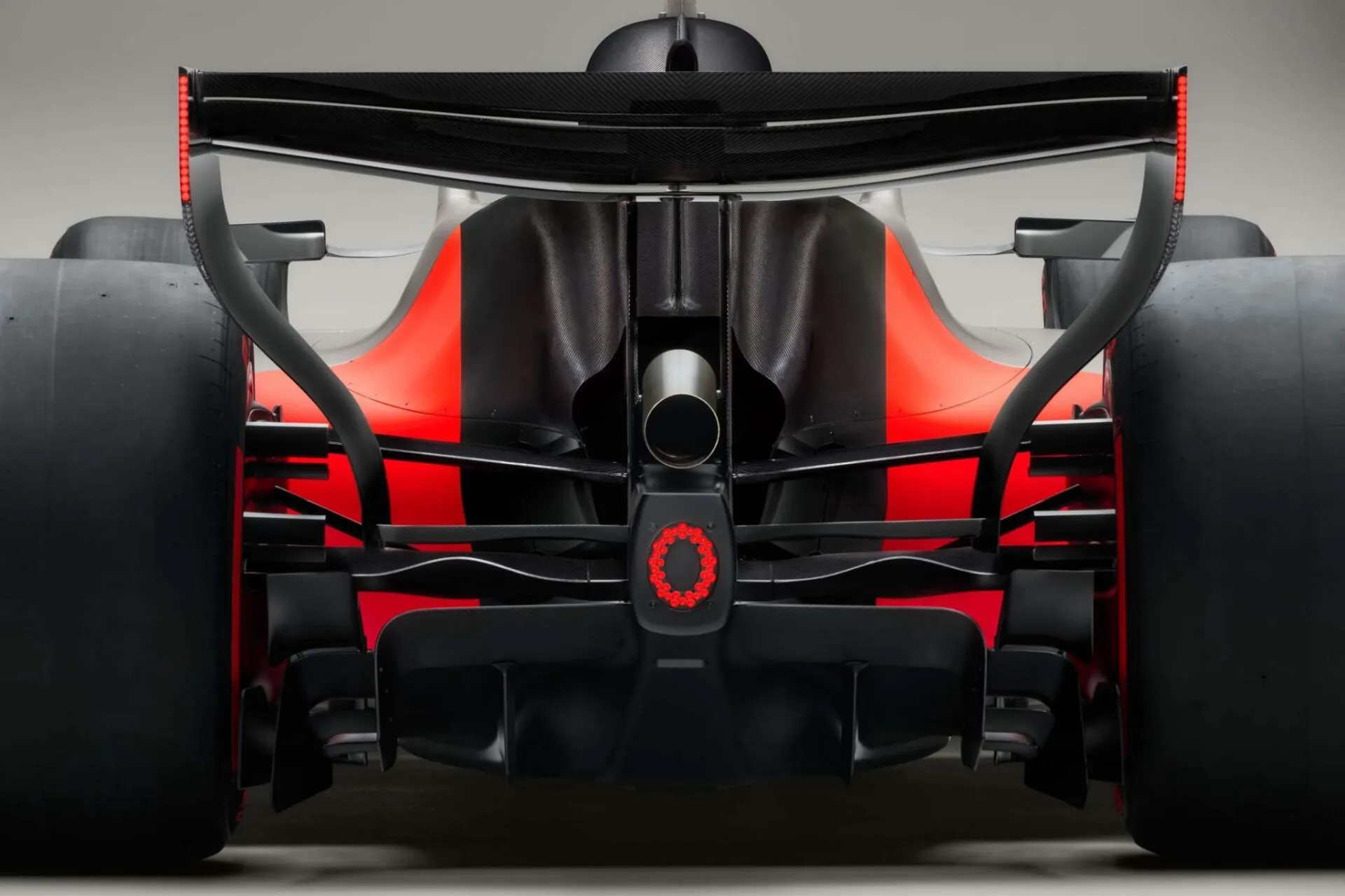 „Audi“ pristato „Formulės 1“ dizainą