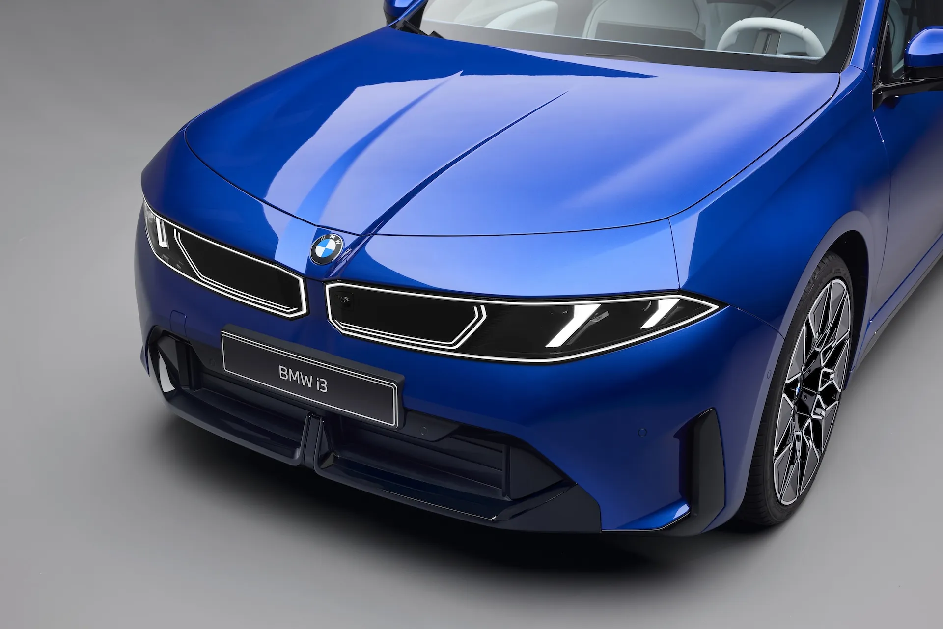 Naujasis „BMW i3“: iki 900 km viena įkrova ir naujos kartos technologijos