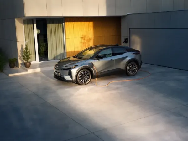 Toyota C-HR+